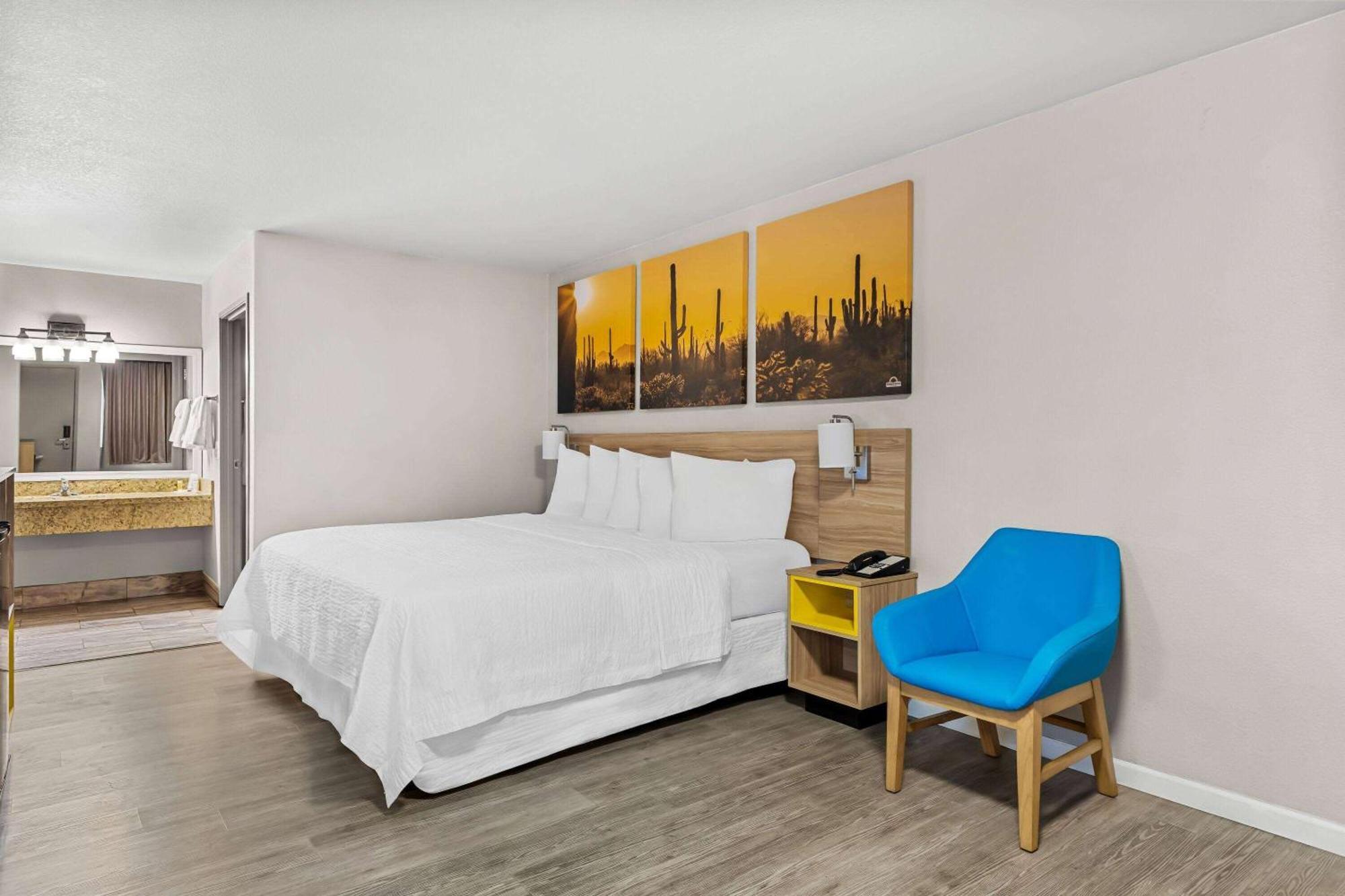 Days Inn By Wyndham Buckeye Eksteriør billede