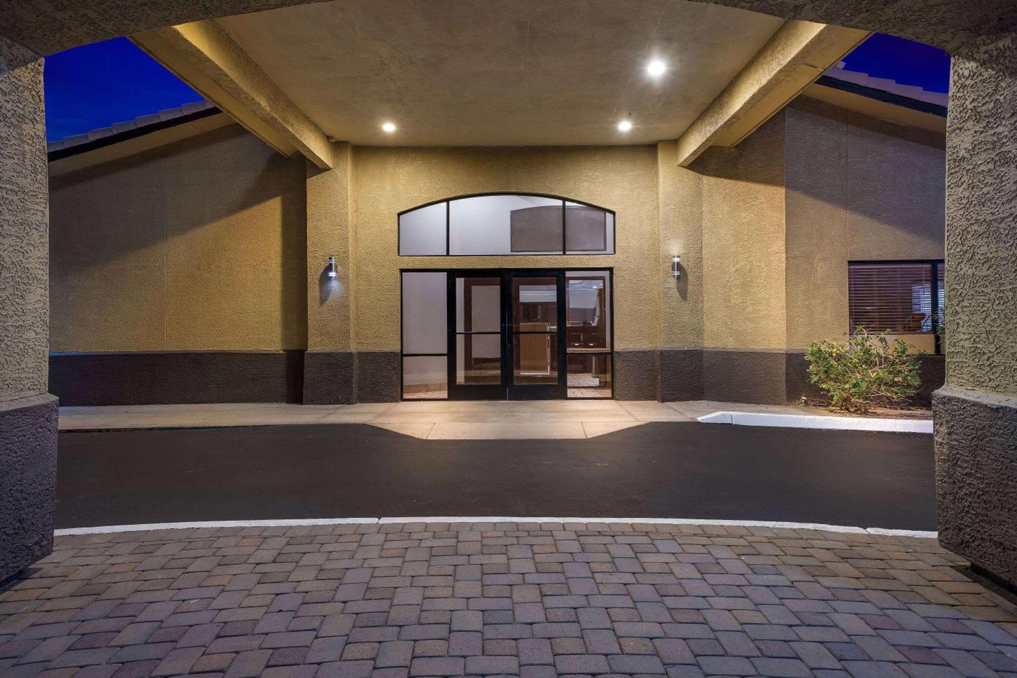 Days Inn By Wyndham Buckeye Eksteriør billede